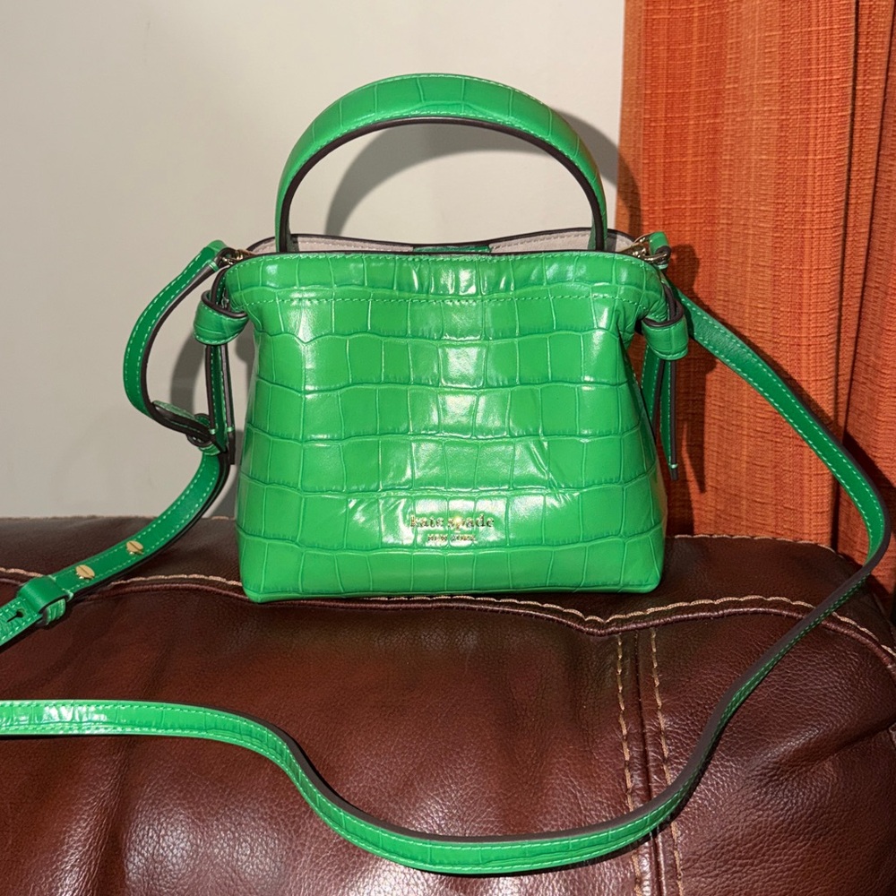 🔥🔥🔥Kate Spade Knott Croc Embossed Green Leather Mini Top Handle Crossbody Bag - Picture 12 of 14